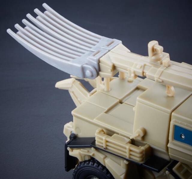 Alt View 6. Transformers - SS-24 Bonecrusher Japanese Version Voyager Class | Transformers Studio Series | Transformers: The Movie.