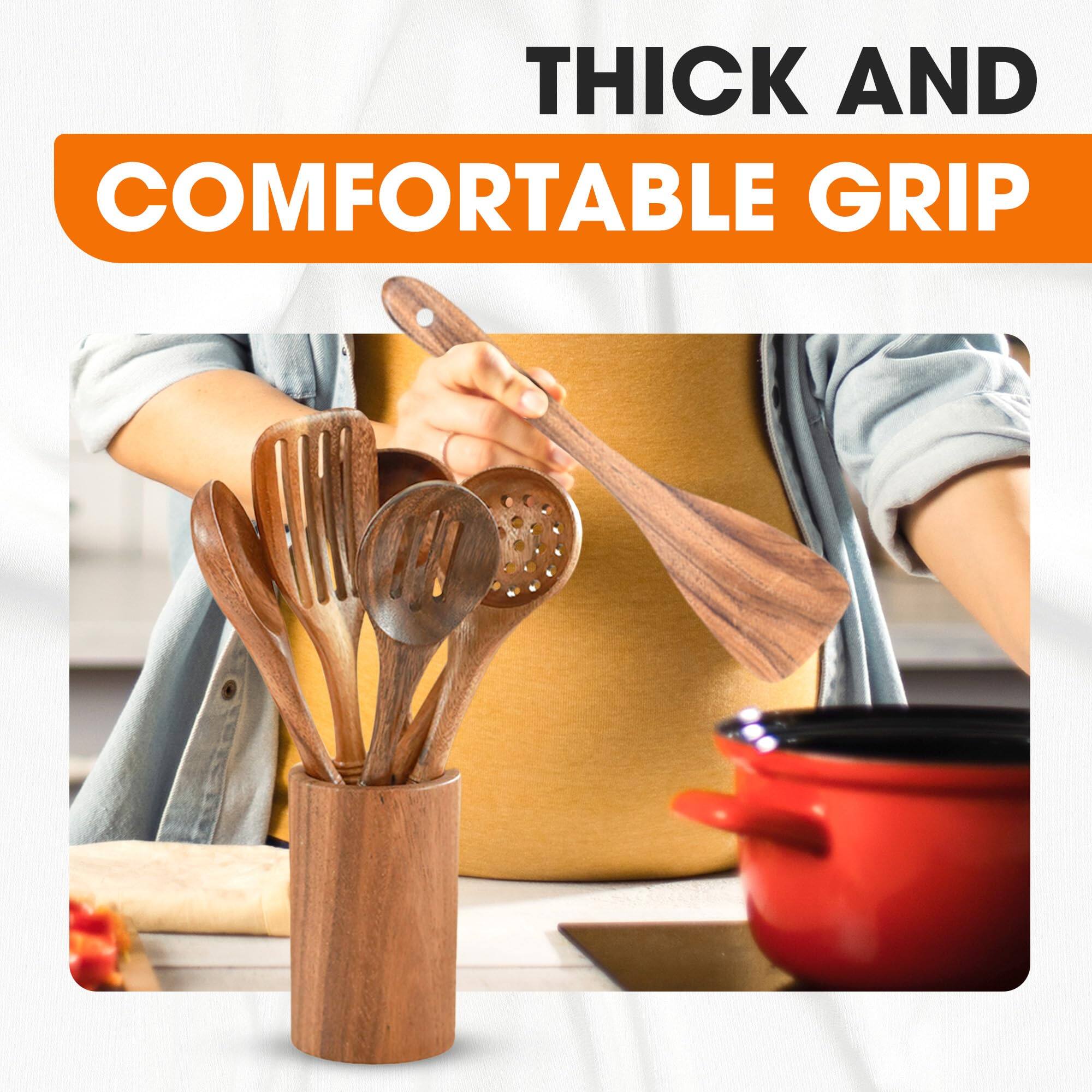 THICK AND COMFORTABLE GRIP