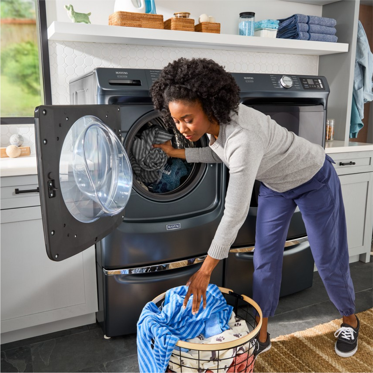 Maytag MFW7020RF Maytag - 5.0 Cu. Ft. High-Efficiency Smart Front Load Washer with Steam and Pet Pro System - Midnight Steel 9