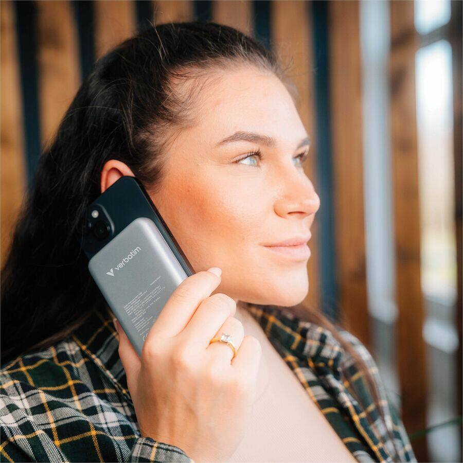 Alt View 7. Verbatim - Verbatim Charge 'n' Go Magnetic Wireless Power Bank 10000 mAh - Blue - 10000 mAh - 20 W - USB Type-C Connector - 1 x USB.