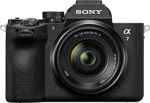 Sony - Alpha 7 V Full-frame Interchangeable Lens Camera Kit with SEL28702 Lens - Black
