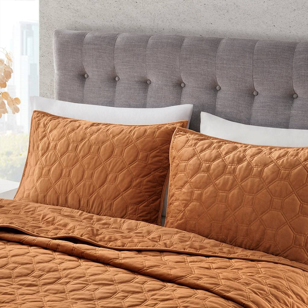 Alt View 2. Gracie Mills - Gracie Mills Gayle 3-Piece Casual Geometric Velvet Quilt Set - Rust.
