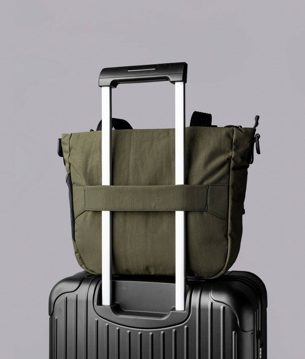 Back. ALPAKA - Bravo Tote V2 Laptop Tote for Work & Travel, Fits 14” MacBook Pro - Green Axoflux 400D.