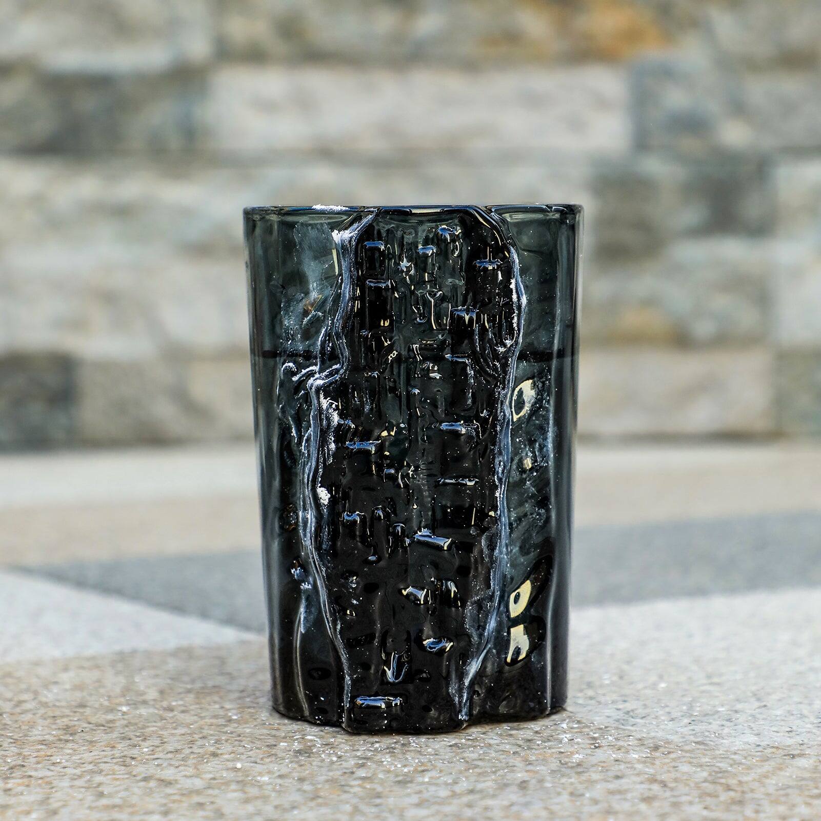 Angle. BreeBe - Climber Mug with Crimp Pinch Hold - Smoke Grey.