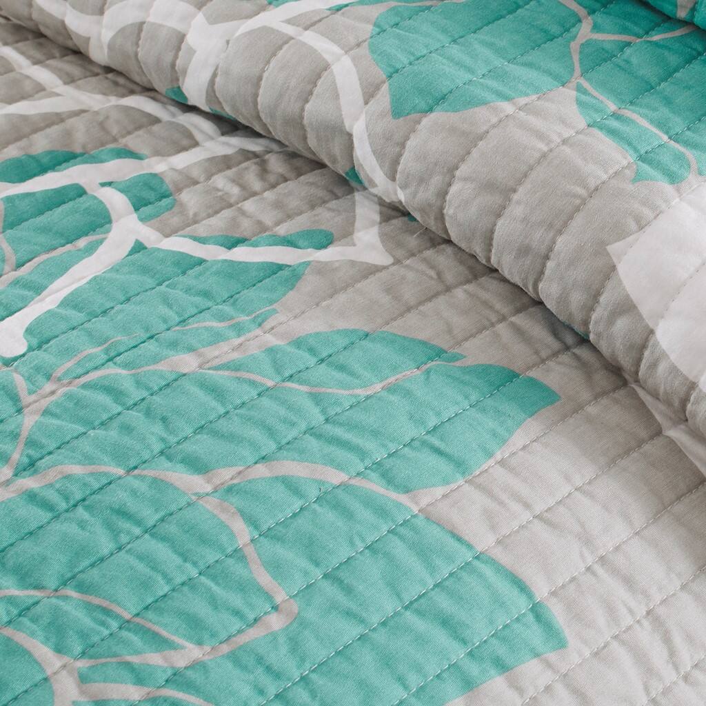 Alt View 5. Gracie Mills - Gracie Mills Glenda 6-Piece Reversible Cotton Printed Quilt Set with Throw Pillows - Aqua.