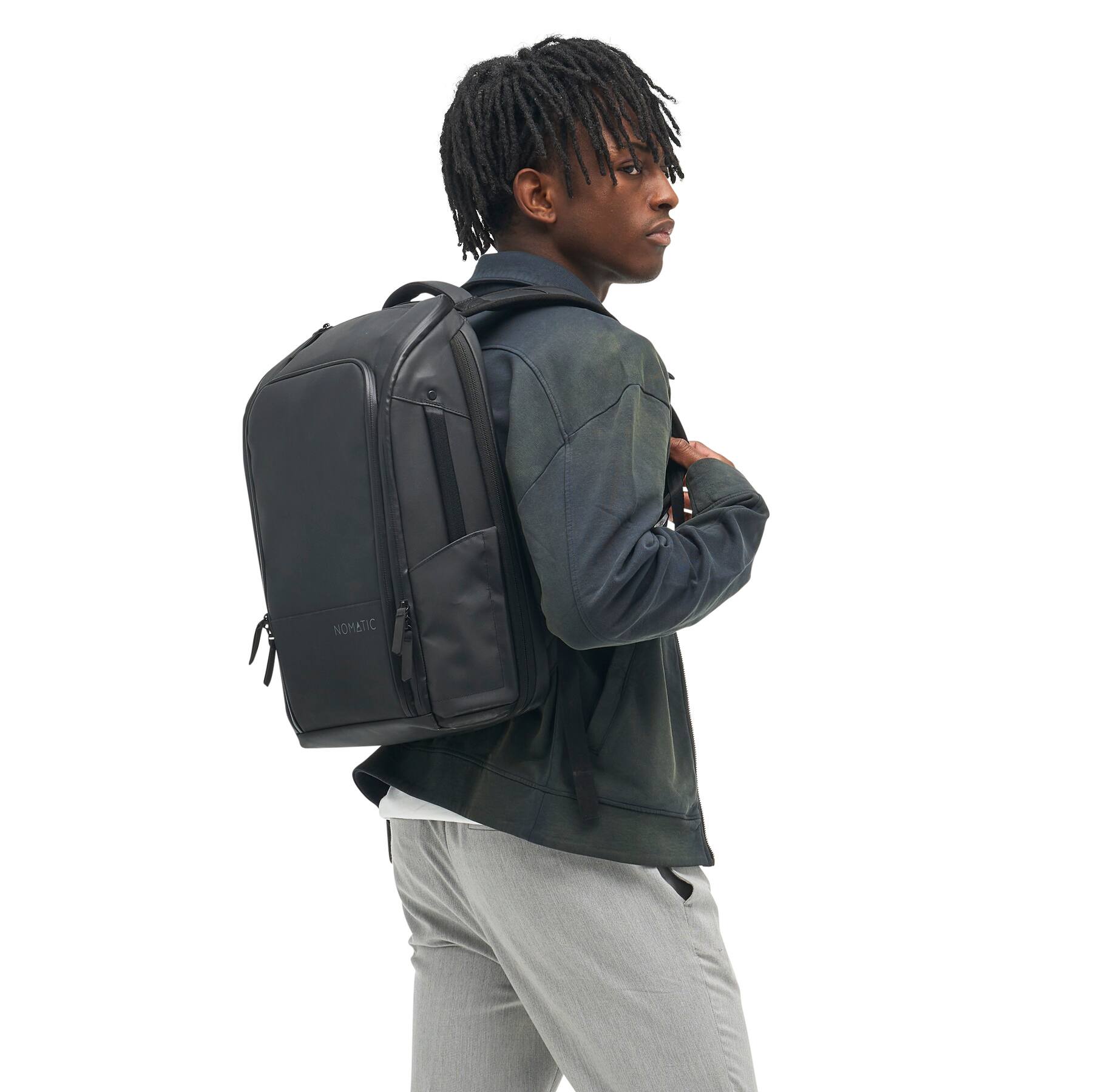 Left. Nomatic - Backpack 14L - Black.