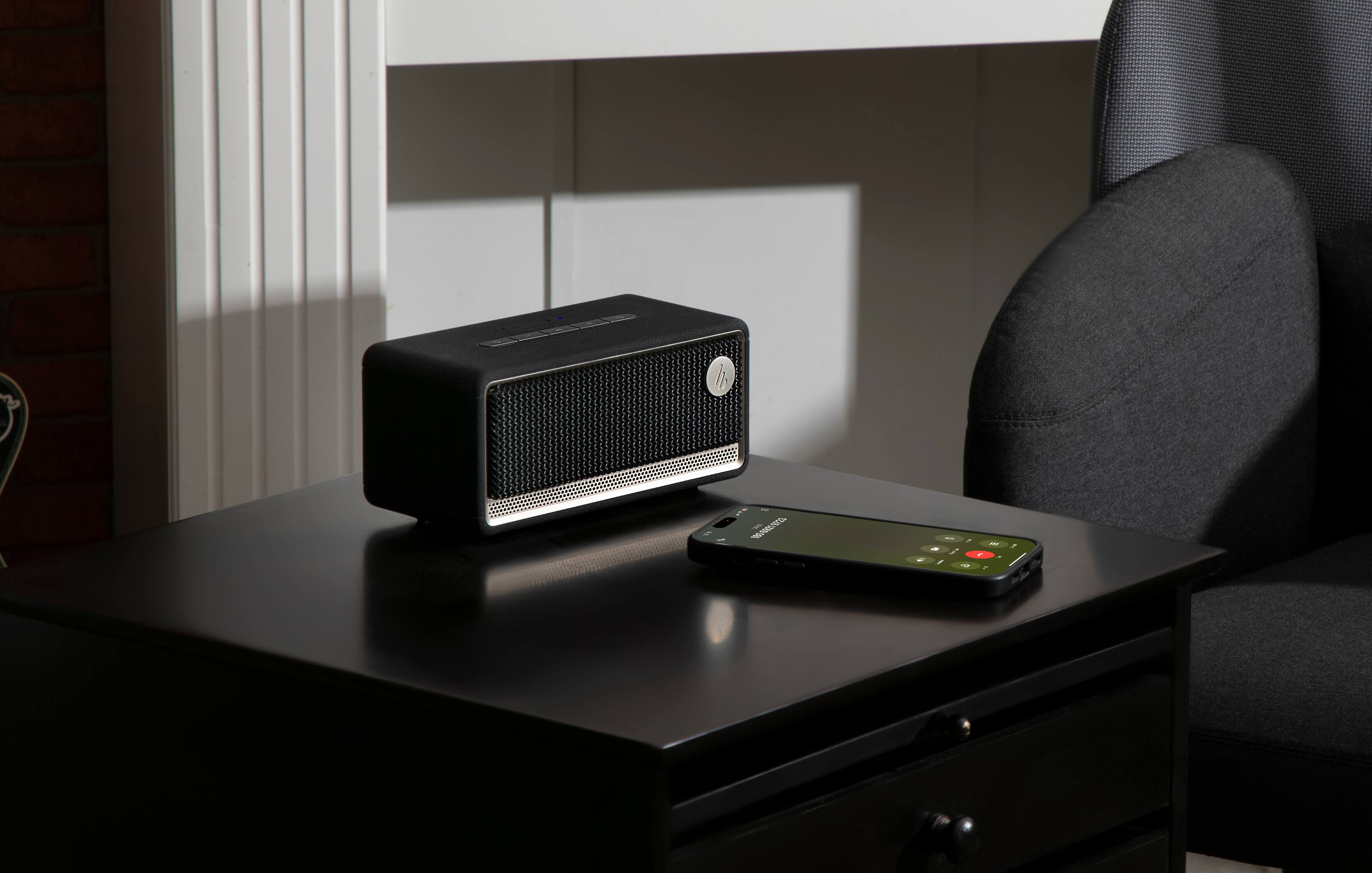 Alt View 4. Edifier - ES60 Portable Speaker - Black.