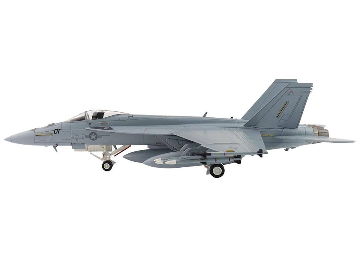 Angle. Hobby Master - Boeing F/A-18E Super Hornet Fighter Aircraft "Dagger" United States Navy "Air Power Series" 1/72 - Grey.