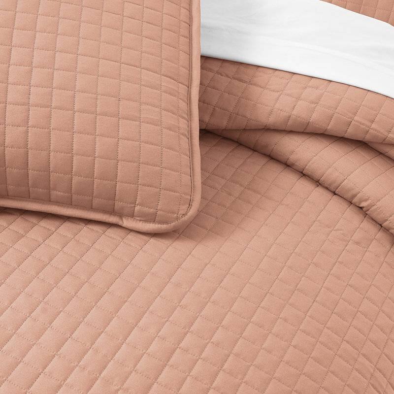 Back. Hivvago - King/Cal King Lightweight Blush Ultra Soft 3-Piece Microfiber Quilt Set - Blush.