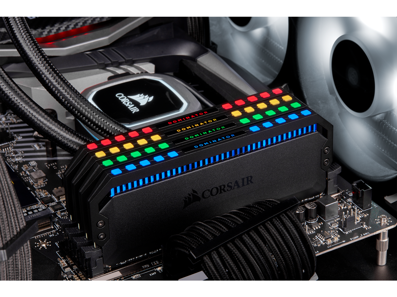 CORSAIR Dominator Platinum RGB 32GB DDR5 6400MHz RAM (2x16GB