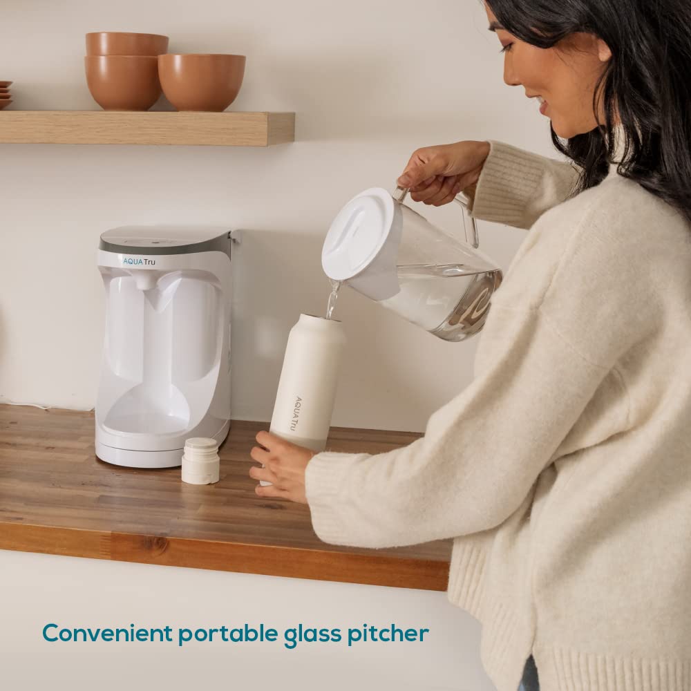AQUA Tru  
Convenient portable glass pitcher