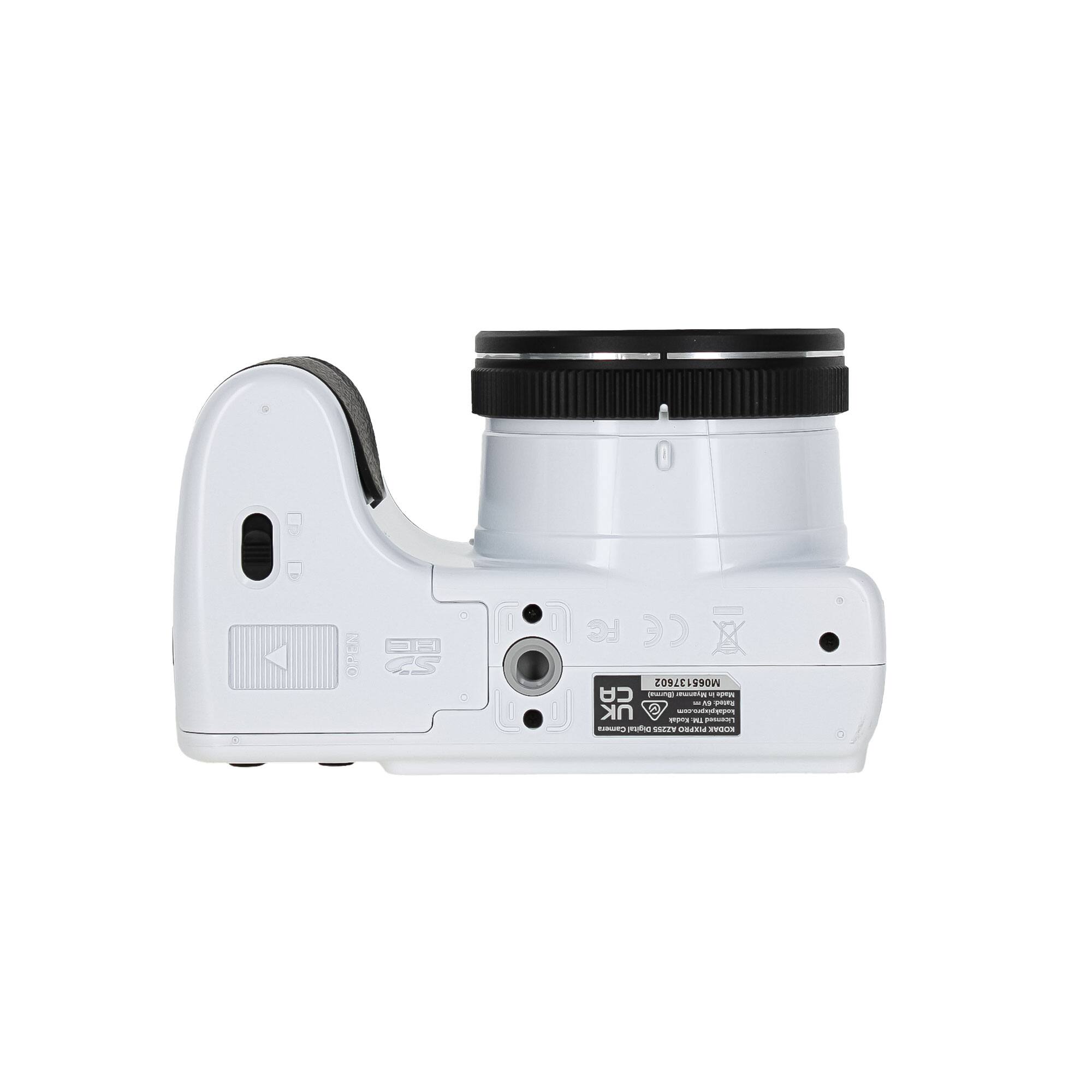 Bundle Kodak PIXPRO AZ255 Digital Camera (White) (AZ255WH) + 32GB