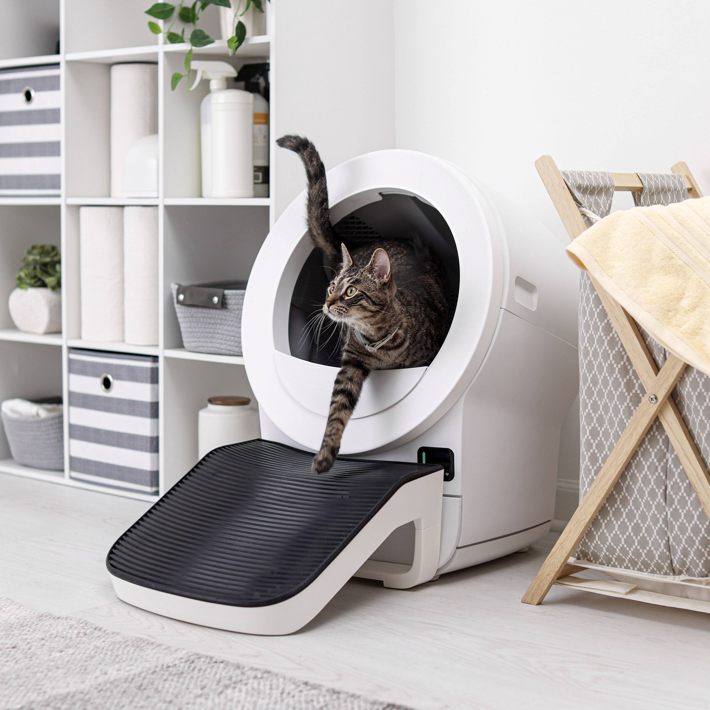 Alt View 2. Whisker - Litter-Robot EVO Ramp - White.