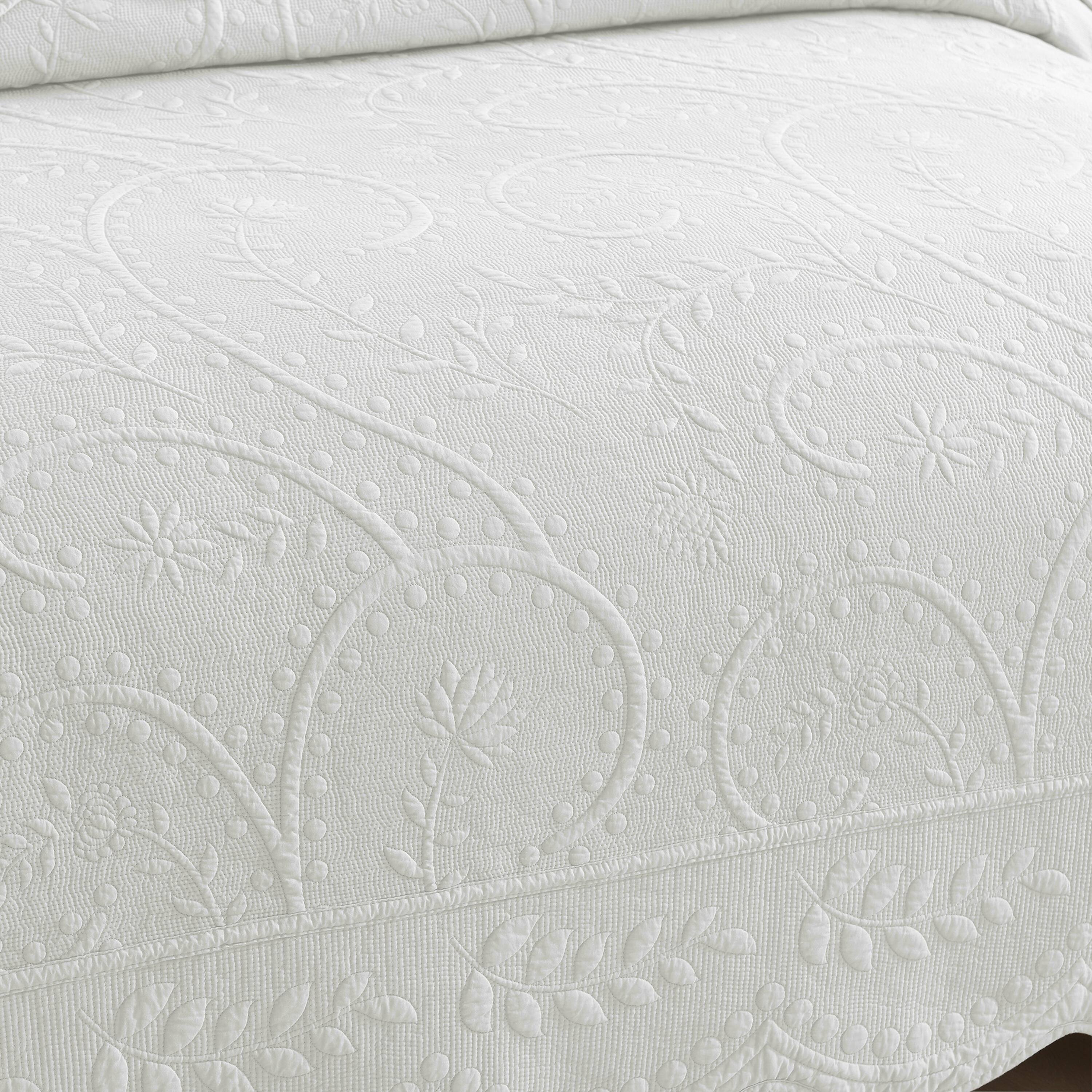 Back. MarCielo - Marcielo 3 Piece 100% Cotton Elegantly Embroidered Oversized Lightweight Quilt Set - White.