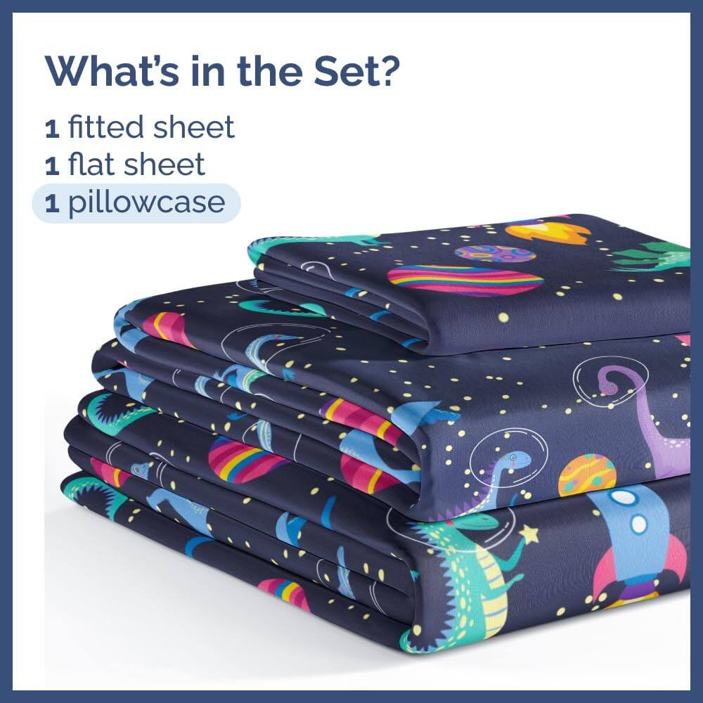 What's in the Set?

1 fitted sheet  
1 flat sheet  
1 pillowcase