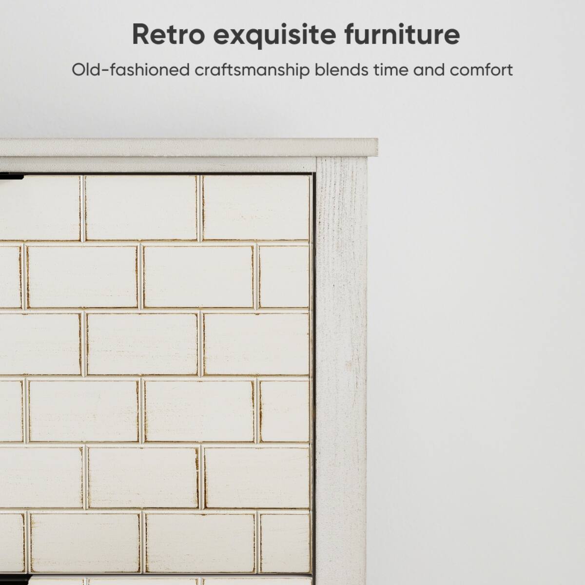 Retro exquisite furniture  
Old-fashioned craftsmanship blends time and comfort