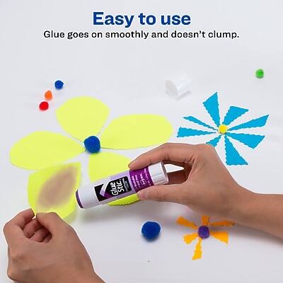Easy to use  
Glue goes on smoothly and doesn't clump.