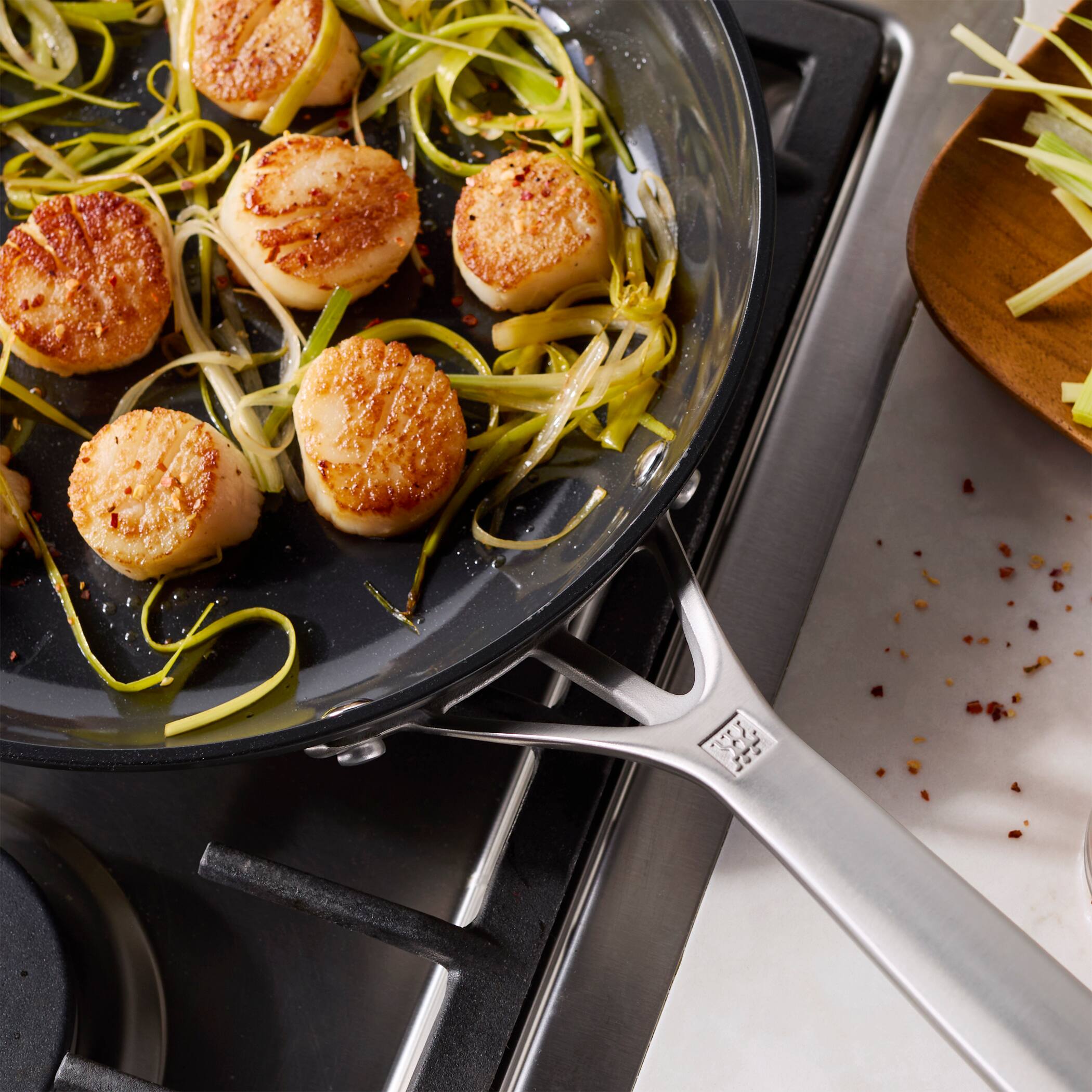 Alt View 4. ZWILLING - ZWILLING Motion Ceramic Hard Anodized 10-inch Aluminum Nonstick Fry Pan - Black.