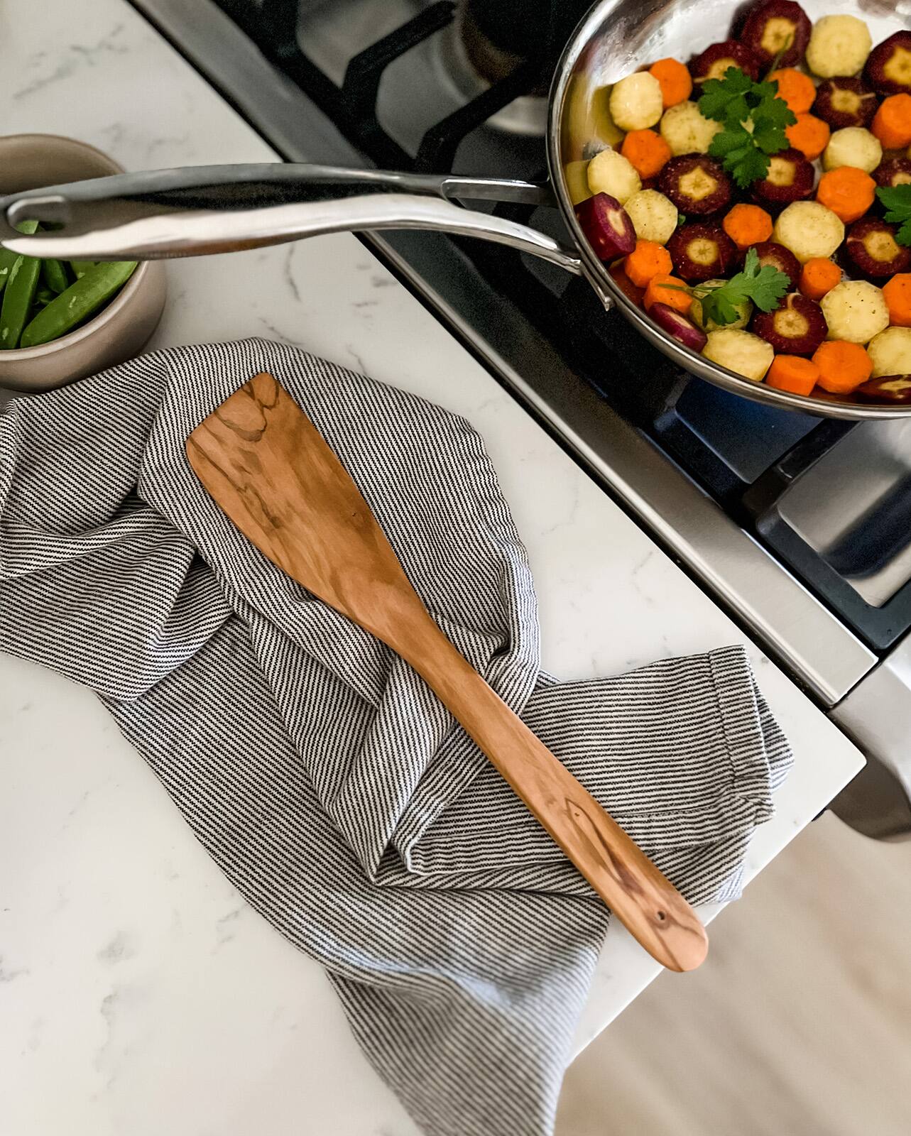 Alt View 2. Kuchenprofi - Cilio Toscana Olivewood Turner, 11.8-Inch - Brown.