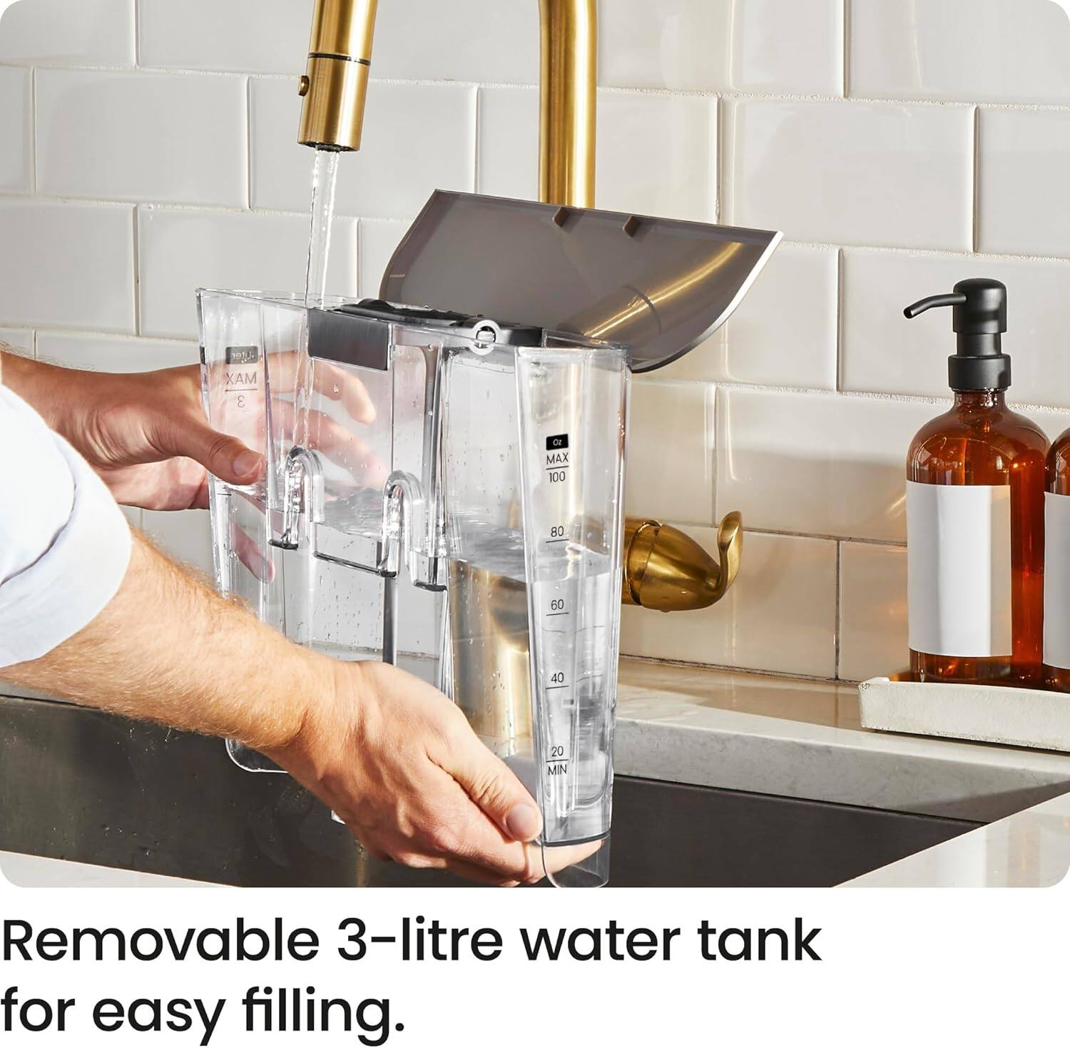 Removable 3-litre water tank for easy filling.