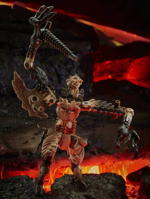 Alt View 6. Transformers - WFC-K7 Paleotrex Fossilizer Deluxe Class | Transformers Generations War for Cybertron Kingdom Chapter.