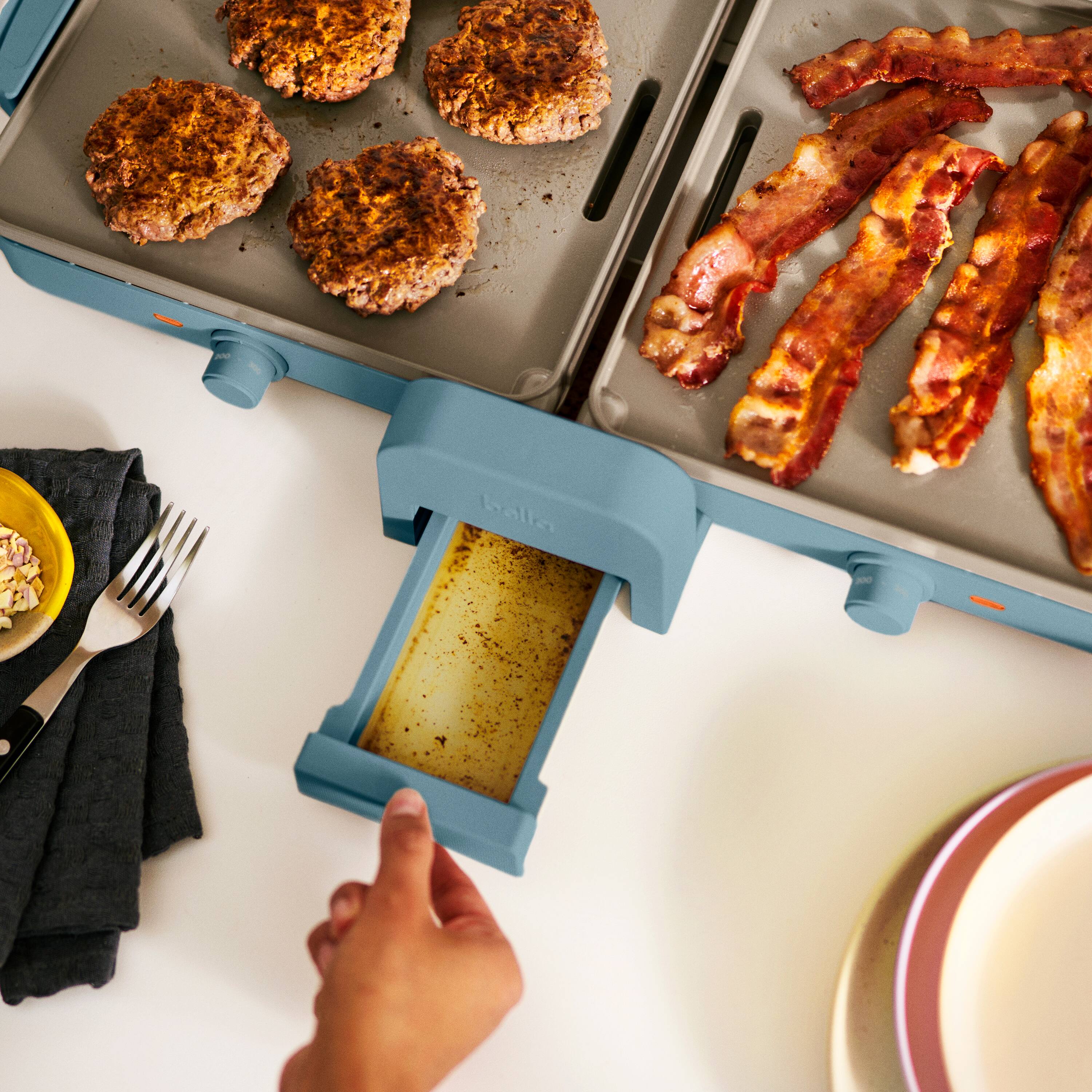 Alt View 7. Bella - Fits-anywhere Kitchenware: 10" x 20" Fold & Store Dual Temp Electric Griddle - Surf.