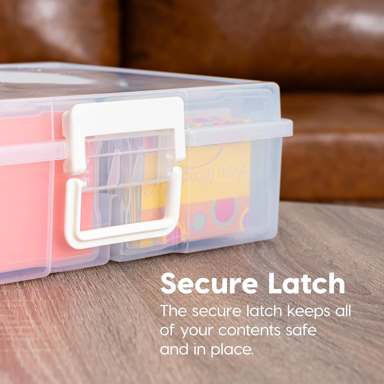 Secure Latch  
The secure latch keeps all of your contents safe and in place.