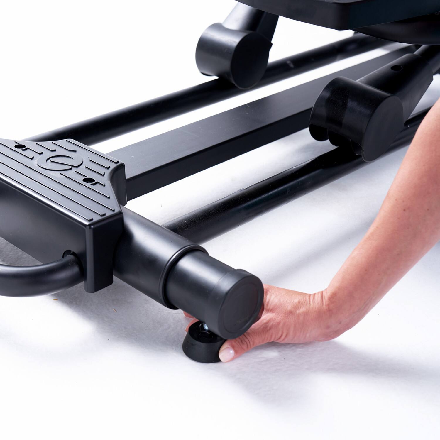 Alt View 4. Echelon - Ellipse EL-5 Elliptical Machine with Quiet Magnetic Resistance and Power Incline - Black.