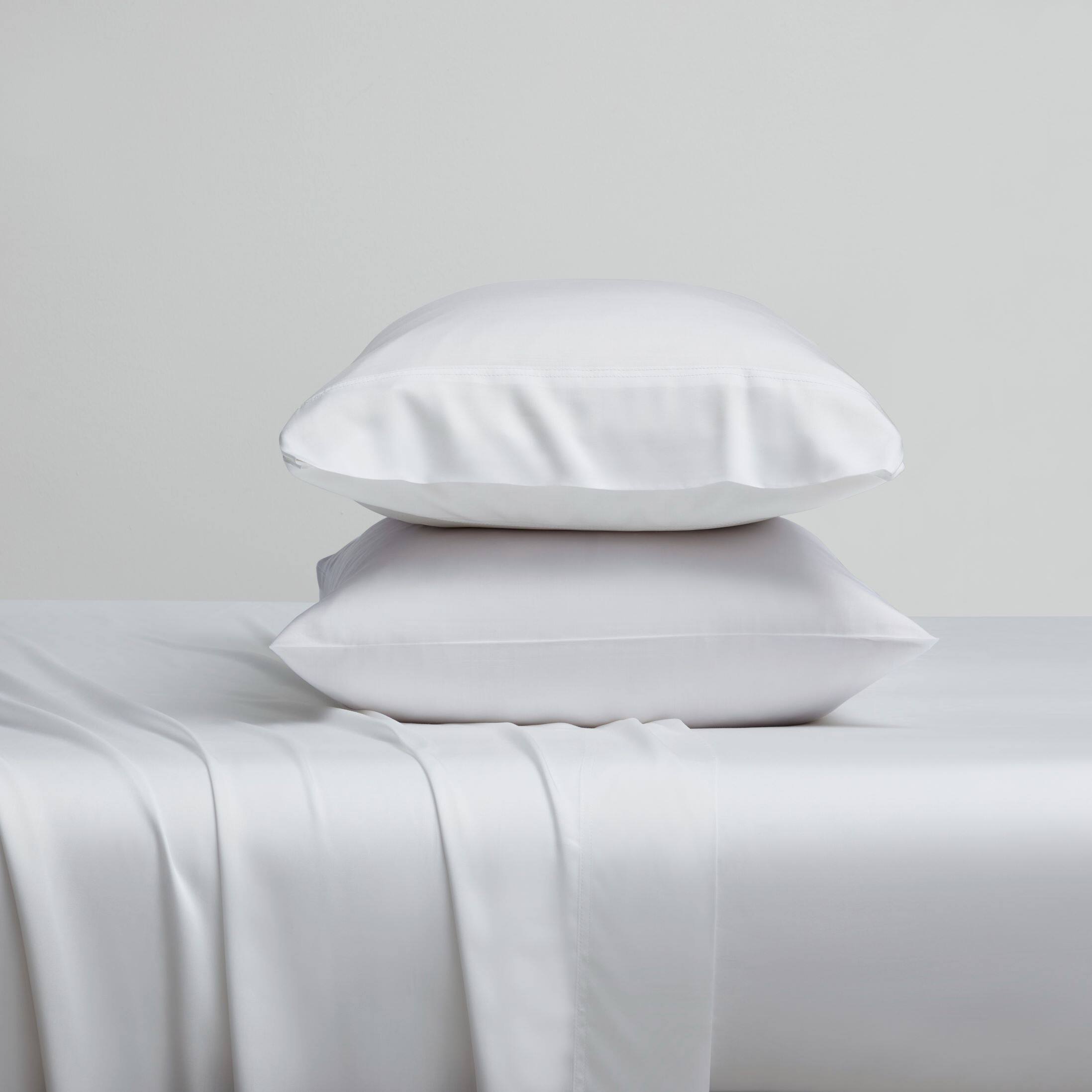 Front. Kathy Ireland - Kathy Ireland 300 Thread Count Bamboo 2 Piece Pillowcases - White.