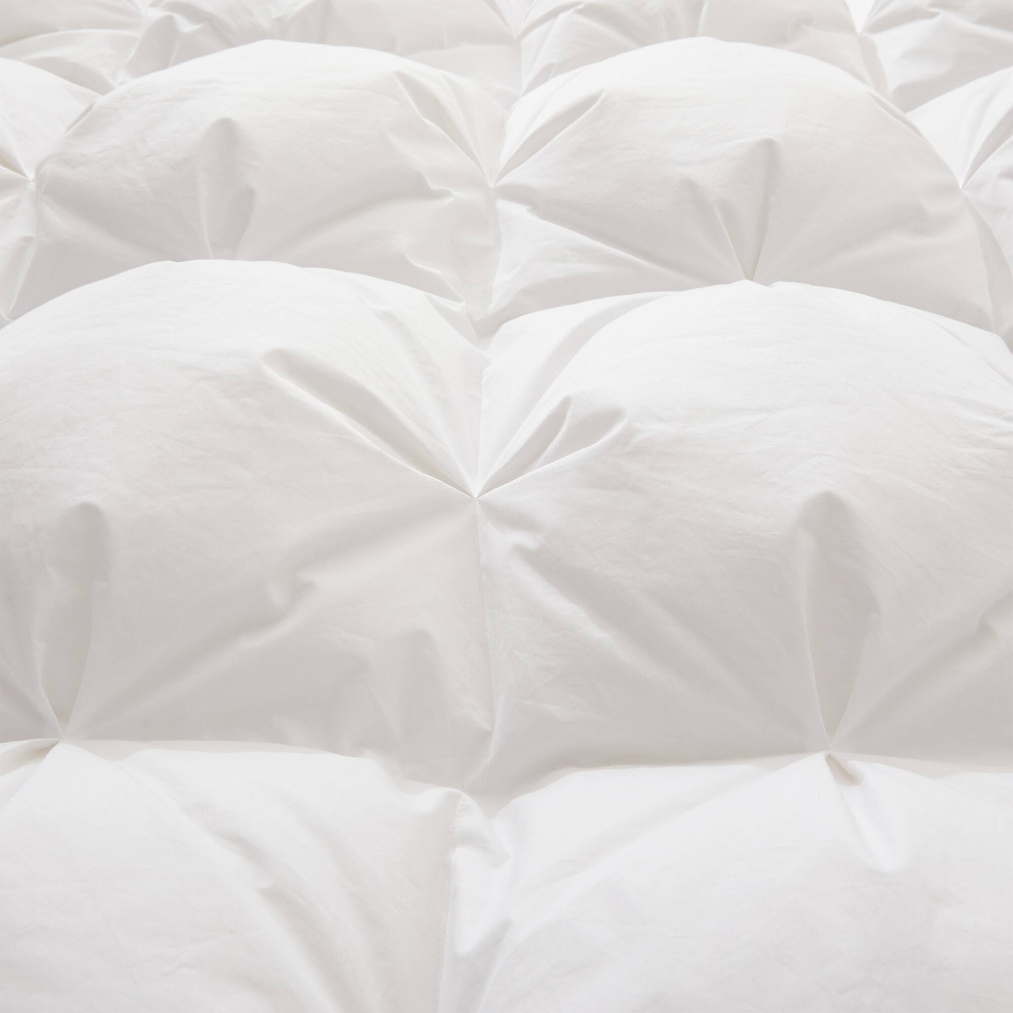 Back. Puredown - Puredown Heavyweight 800 Fill Power Puff 90% Down Comforter Made in Germany, Full/Queen - White.