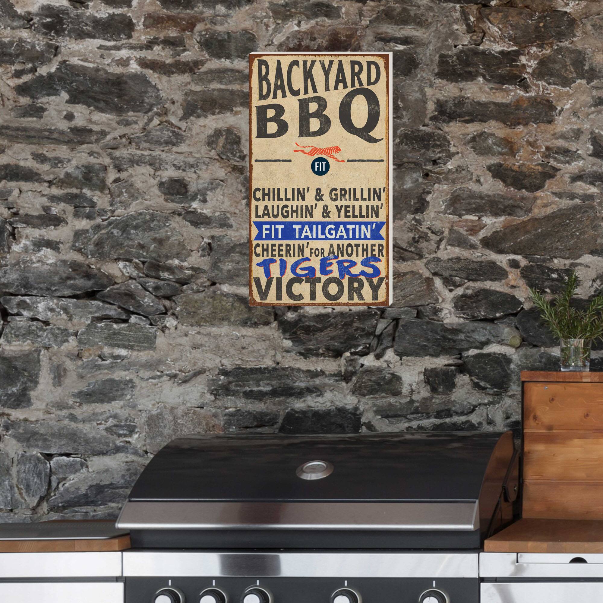 BACKYARD BBQ  
FIT  
CHILLIN' & GRILLIN'  
LAUGHIN' & YELLIN'  
TAILGATIN'  
CHEERIN' FOR ANOTHER  
TIGERS VICTORY