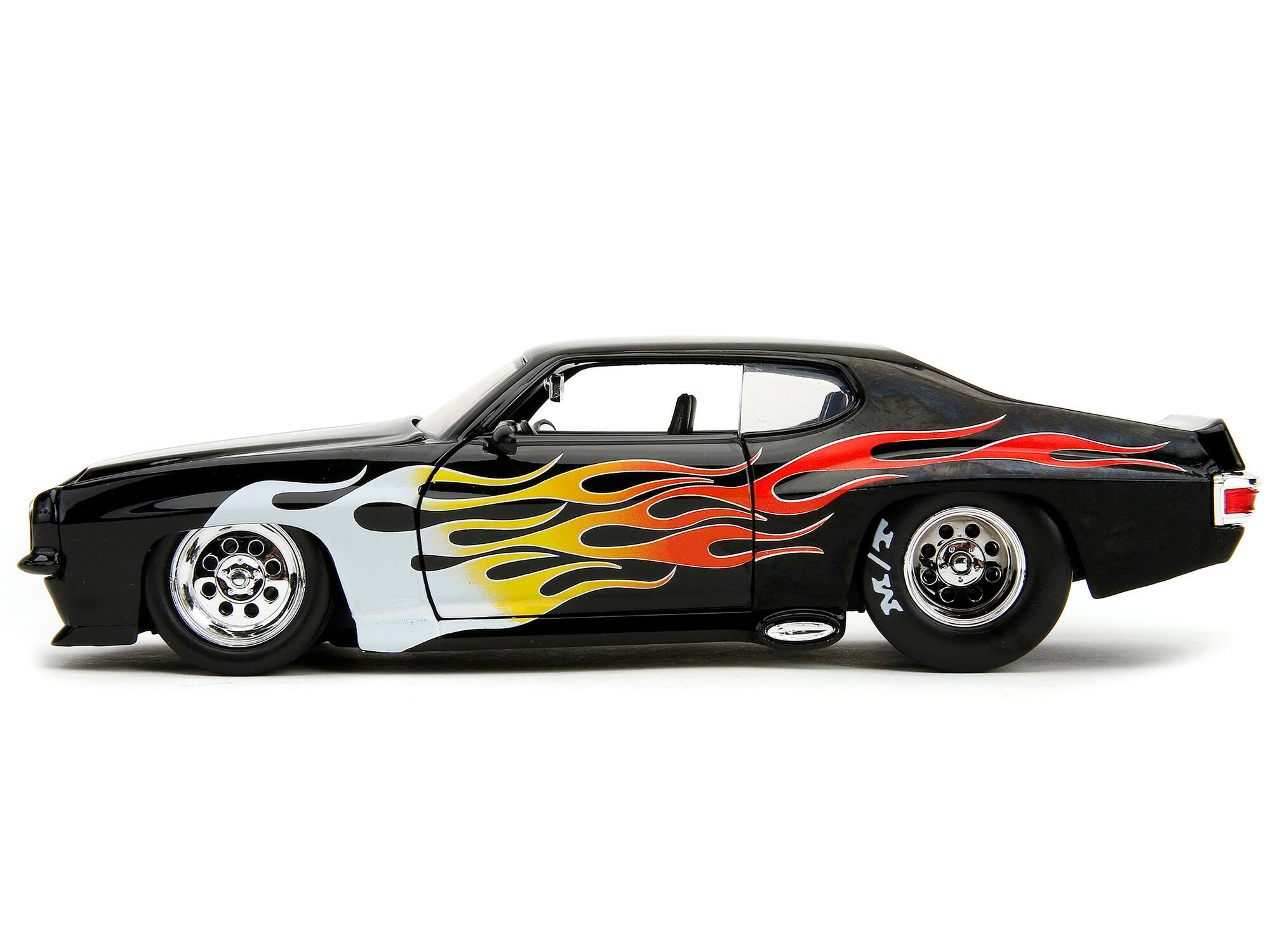 Alt View 3. Jada - 1971 Pontiac GTO Black with Flame Graphics "Bigtime Muscle" Series 1/24 Diecast Model Car by Jada.