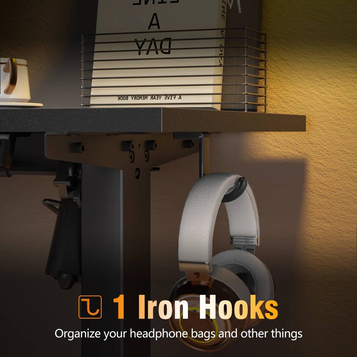 1 Iron Hooks  
Organize your headphone bags and other things