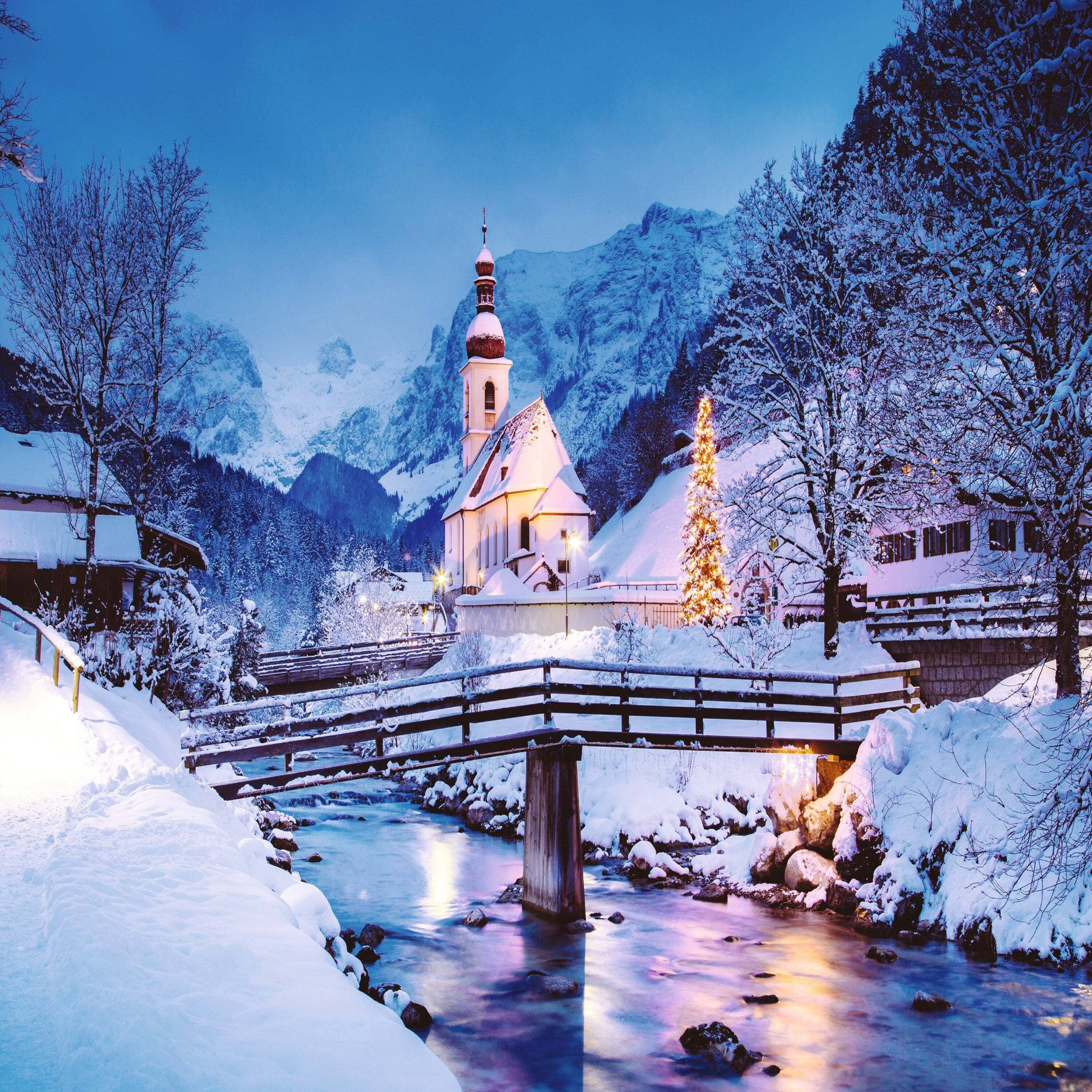 Angle. Trefl - Trefl Red 500 Piece Puzzle - Holiday at Dusk.