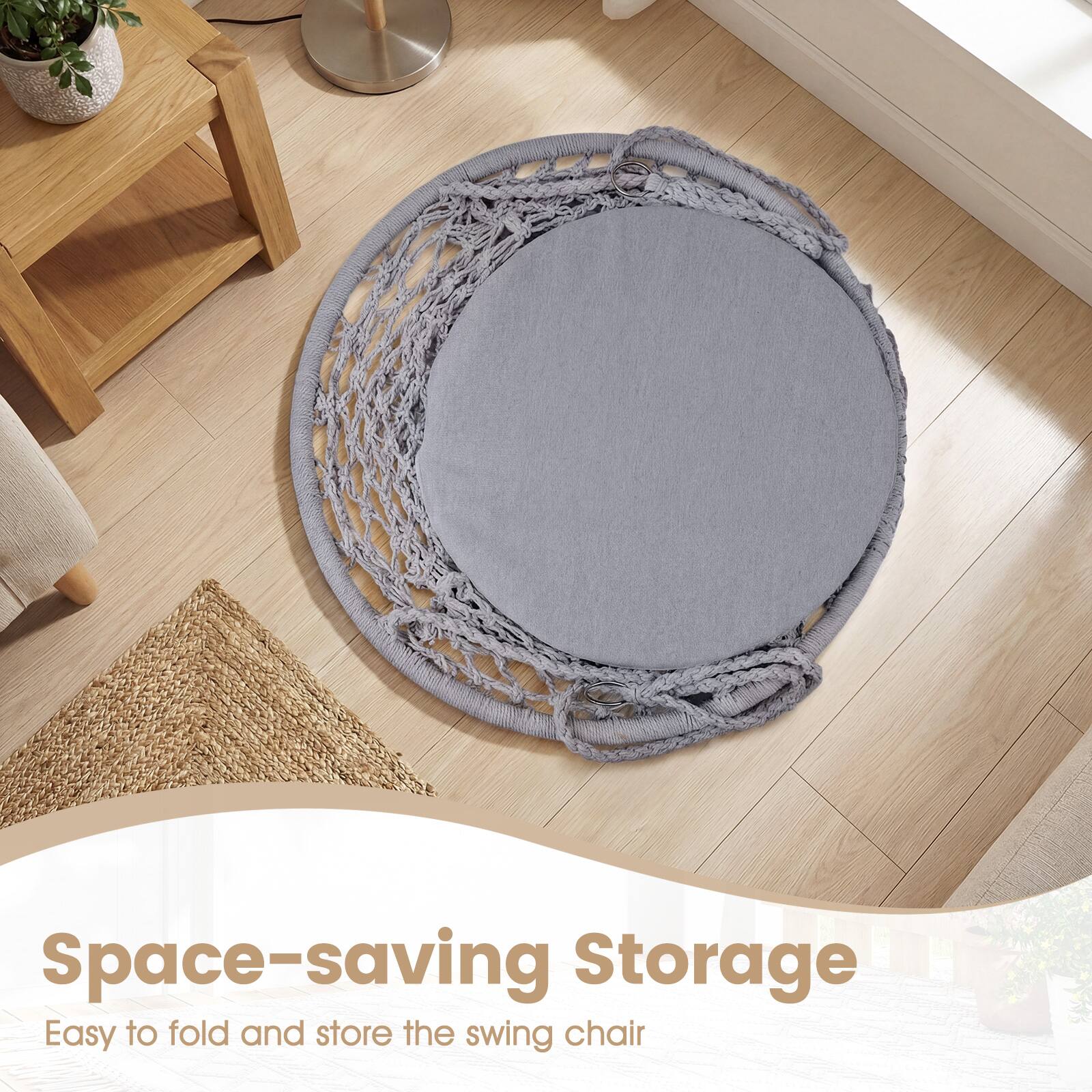 Space-saving Storage  
Easy to fold and store the swing chair