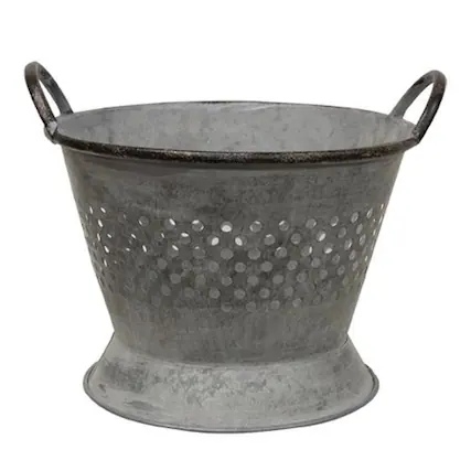 Front. BreeBe - Weathered Tin Colander - Multi.