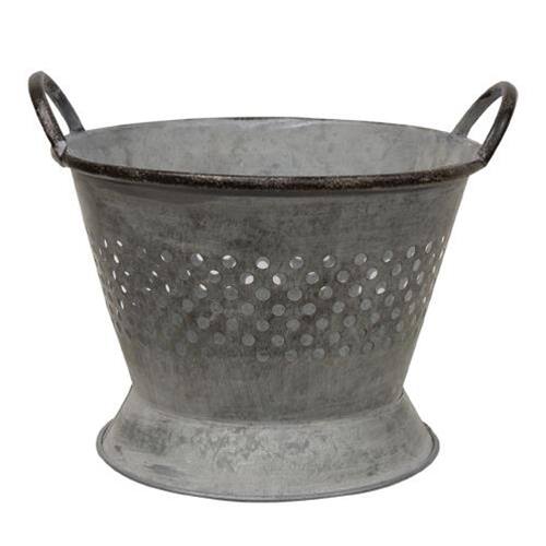 Front. BreeBe - Weathered Tin Colander - Multi.
