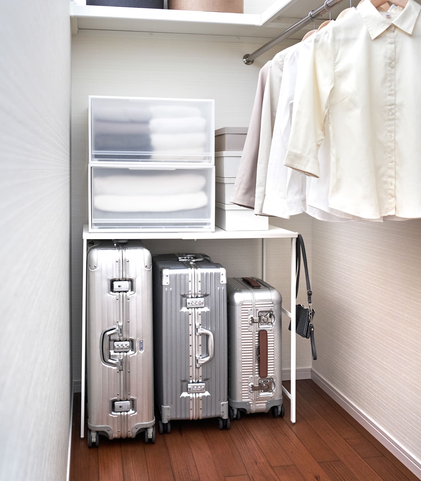 Yamazaki Home - Expandable Suitcase Rack - Steel - White