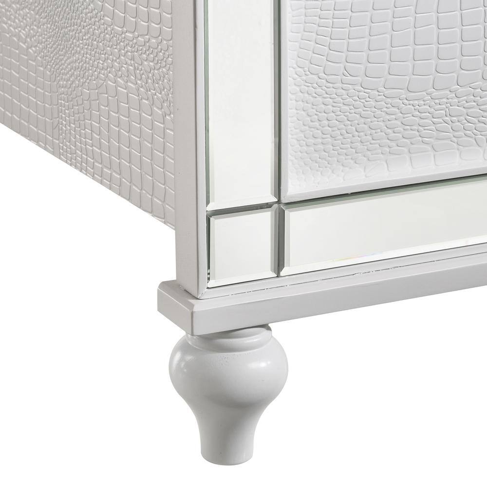 Alt View 1. New Classic Furniture - Furniture Valentine Solid Wood Full Size Lighted Bed in White - White.