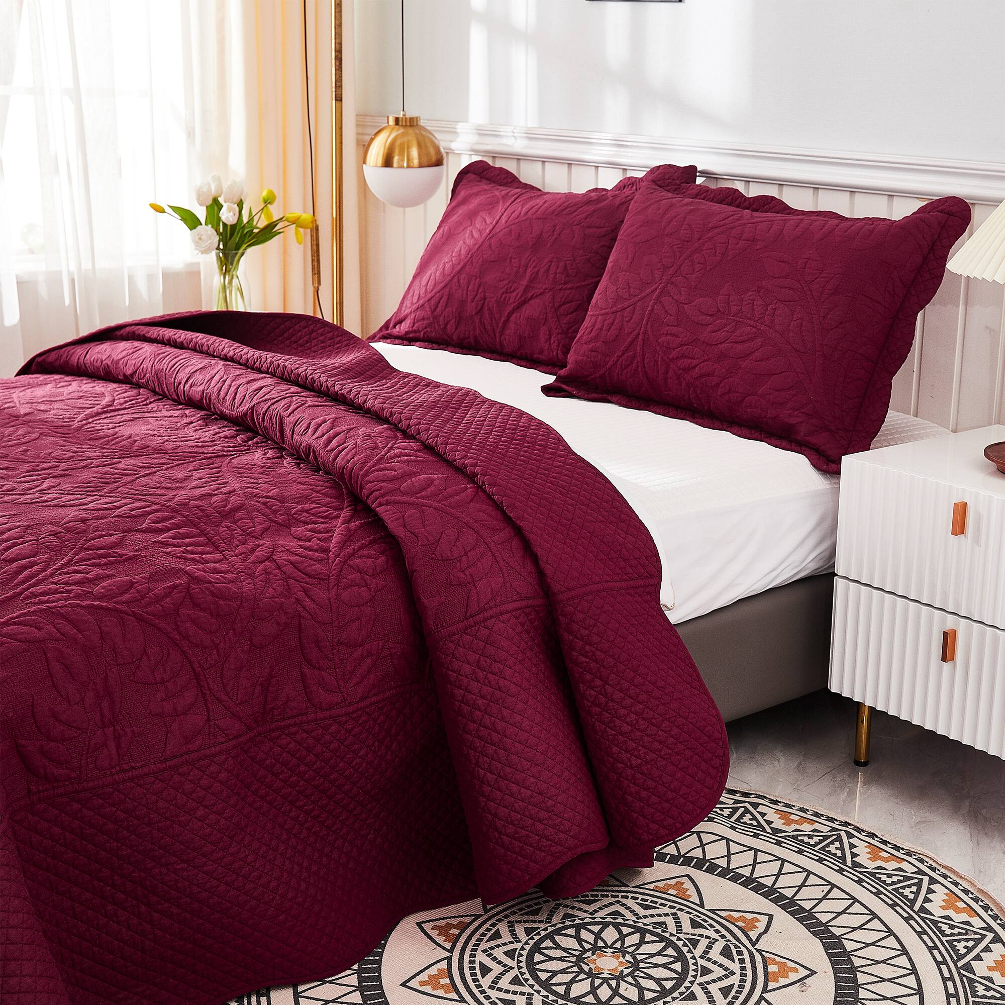 Left. MarCielo - Marcielo 2/3 Piece 100% Cotton Oversized Bedspread Lightweight Quilt Set - Wine Burgundy.
