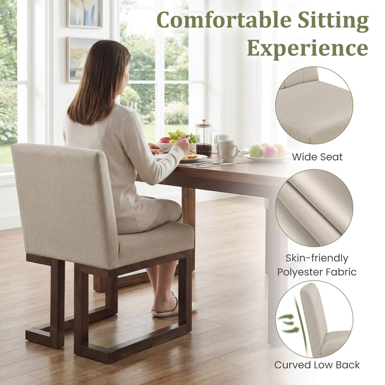Comfortable Sitting Experience  
Wide Seat  
Skin-friendly Polyester Fabric  
Curved Low Back