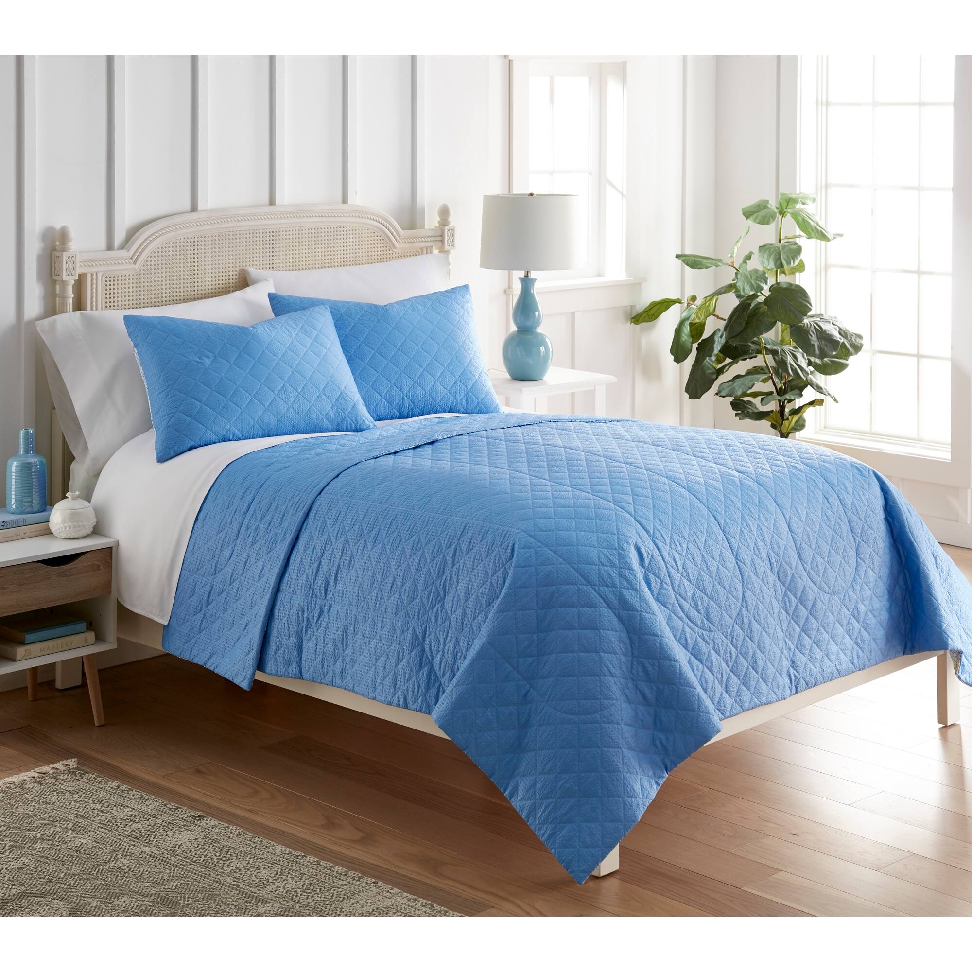 Alt View 3. Shavel Home Products - Seersucker 6-in-1 Quilt Set, Twin, Blue Poppies - Blue poppies.