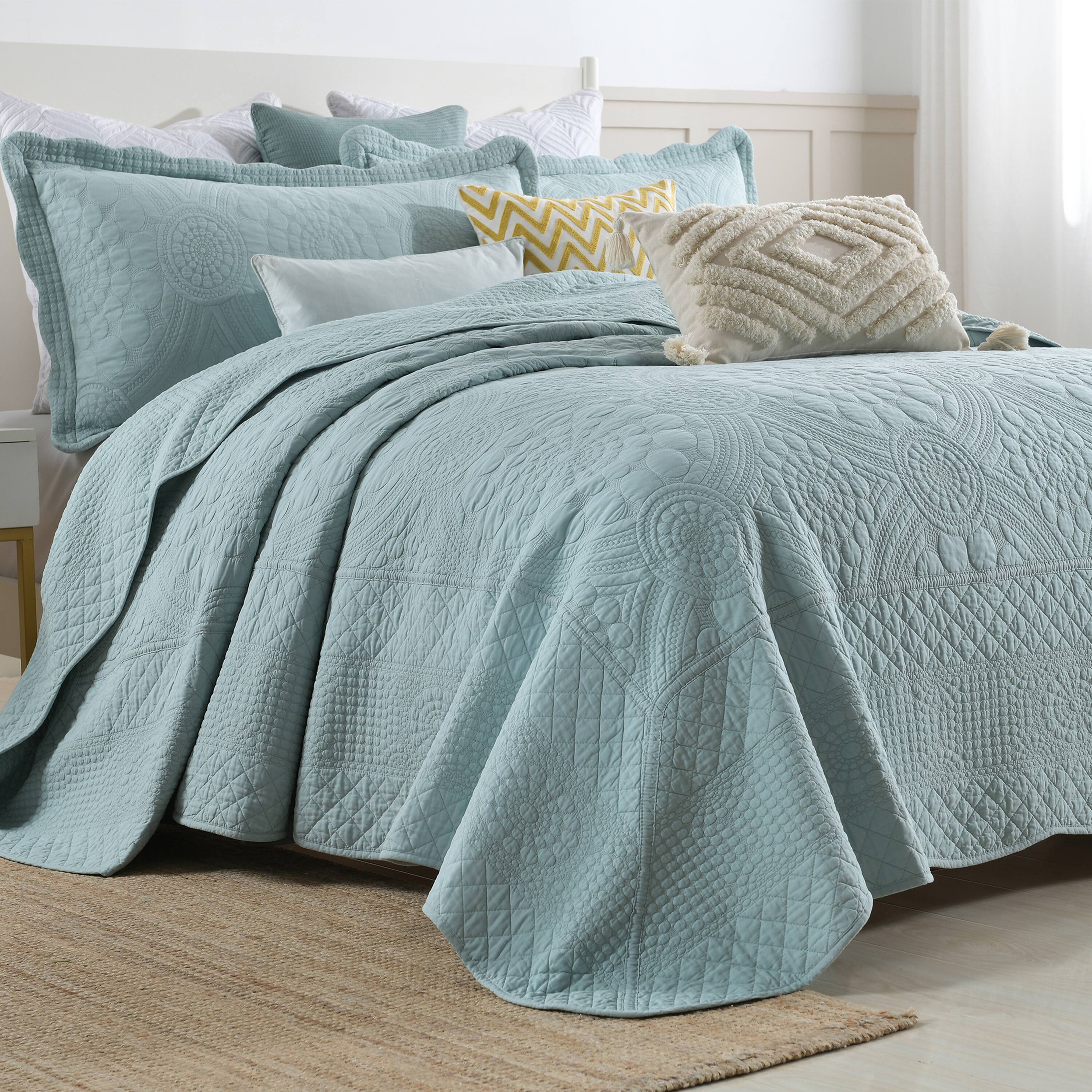 Left. MarCielo - Marcielo 3 Piece 100% Cotton Oversized Bedspread Lightweight Quilt Set - Angel Blue.