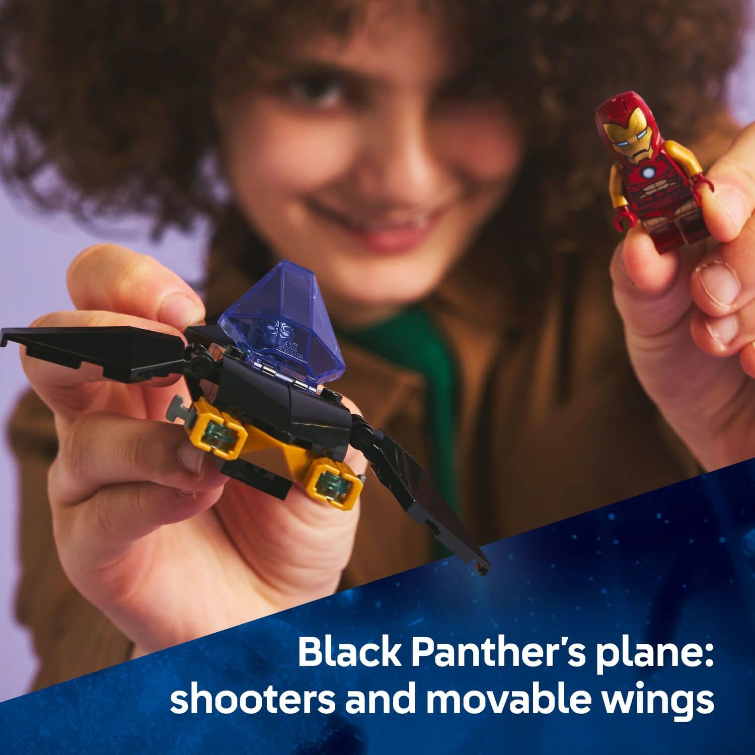 Black Panther's plane: shooters and movable wings