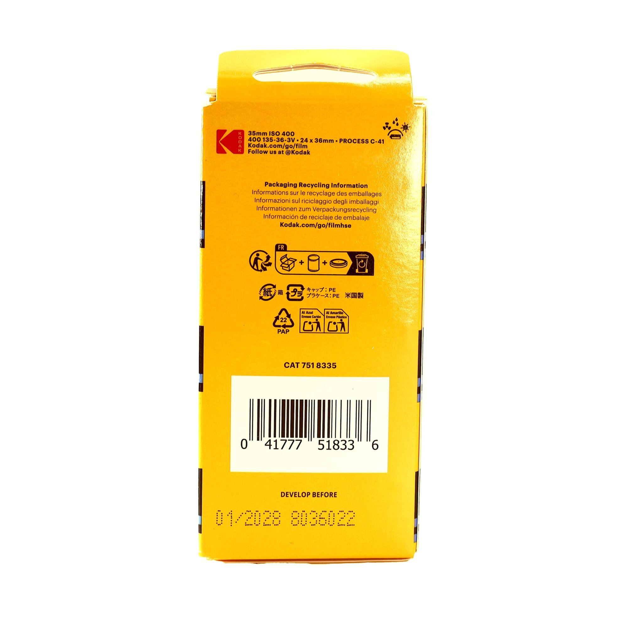 35mm ISO 400  
400 135-36-3V-2 24  
36mm PROCESS C-41  

Follow us at @Kodak  
Kodak.com/go/film  

Packaging Recycling Information  
Informations sur le recyclage des emballages  
Informazioni sul riciclaggio degli emballaggi  
Informationen zum Verpackungsrecycling  
Información de reciclaje de embalaje  
Kodak.com/go/filmhse  

FR  
PE  
PAP  

CAT 751 8335  
0 41777 51833 6  

DEVELOP BEFORE  
01/2028 8036022