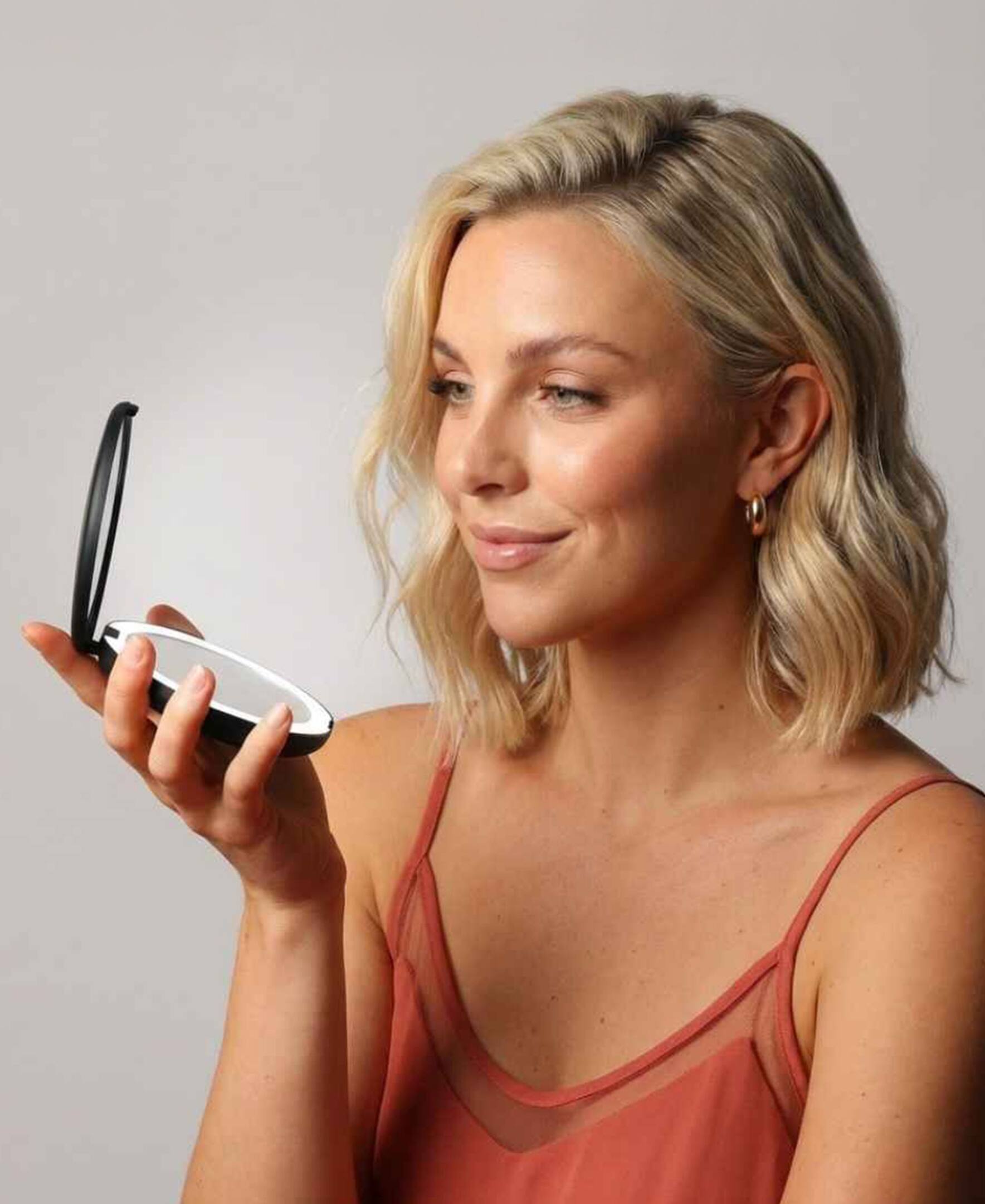 Left. fancii - Lumi 5" Compact Mirror with LED Lights - Midnight Black.