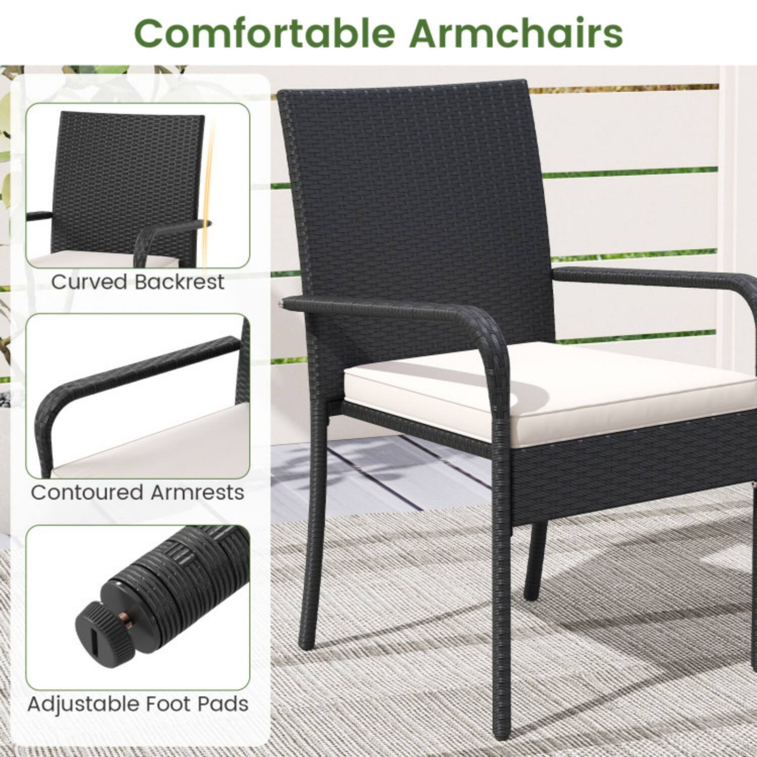 Comfortable Armchairs  
Curved Backrest  
Contoured Armrests  
Adjustable Foot Pads