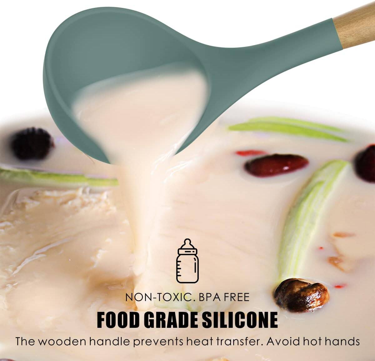 NON-TOXIC, BPA FREE  
FOOD GRADE SILICONE  
The wooden handle prevents heat transfer. Avoid hot hands