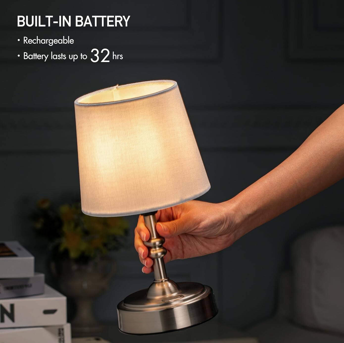 BUILT-IN BATTERY  
- Rechargeable  
- Battery lasts up to 32 hrs