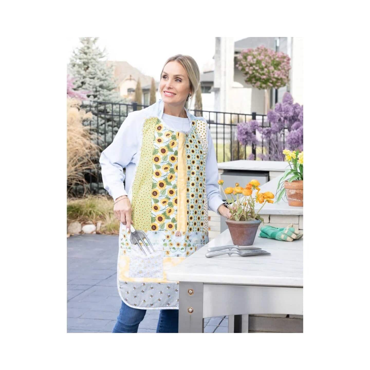 AccuQuilt - Quilt As You Go Coverall Adult Bib/Apron - 1/pack